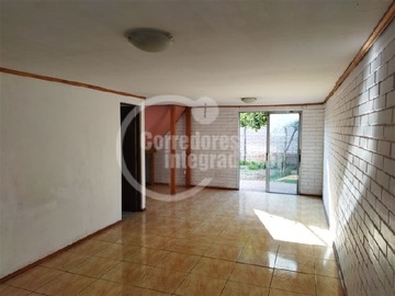 Casa en venta en Fermín Vivaceta con Héctor Fuenzalida, Maipú - 3 dormitorios, 2 baños