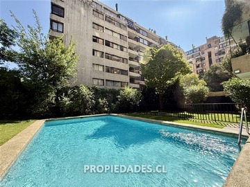Departamento en venta en Av. Cristóbal Colón / Pontevedra, Las Condes - 3 dormitorios, 2 baños
