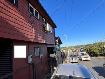 Casa en venta en Esquina Departamento de Tránsito, Castro - 5 dormitorios, 3 baños
