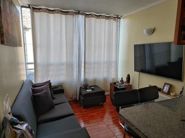 Departamento en venta en San Isidro - Metro Santa Lucía, Santiago - 1 dormitorio, 1 baño