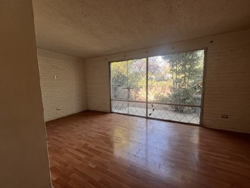 Casa en arriendo mensual en Tomás moro / alonso de camargo, Las Condes - 4 dormitorios, 2 baños