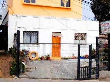 Casa en venta en Gregorio Mira, San Antonio - 9 dormitorios, 5 baños