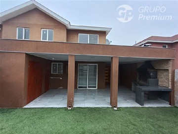Casa en arriendo mensual en Condominio El Alba de Valle grande, Lampa - 3 dormitorios, 3 baños