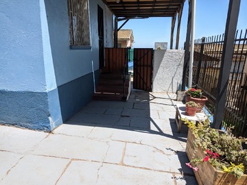 Casa en venta en Casa Dos Pisos Solida Primer Sector Playa Ancha Valparaiso - 4 dormitorios, 2 baños