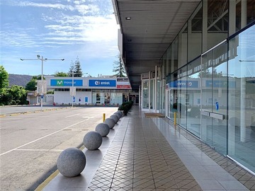 Local Comercial en arriendo mensual en Strip Center – Small Service, Lo Barnechea