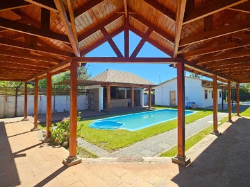 Casa en venta en Hogar Luminoso con Gran Estilo de Vida (160830), Yerbas Buenas - 5 dormitorios, 3 baños