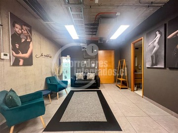 Oficina en venta en Metro Los Dominicos, Las Condes - 2 baños