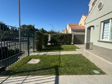 Casa en venta en Casa 155 el roble nos san bernardo, San Bernardo - 3 dormitorios, 3 baños