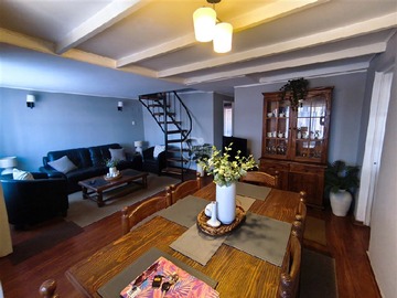 Casa en venta en Marathon. Macúl, Macul - 5 dormitorios, 2 baños