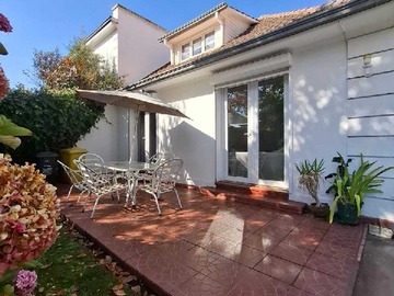 Casa en venta en Casa Amplia y Luminosa Providencia 6D 2B 4E (164931), Providencia - 6 dormitorios, 3 baños