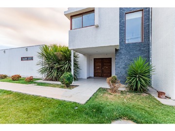 Casa en venta en Liray con Lo Pinto, Colina - 11 dormitorios, 9 baños