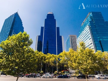 Local Comercial en arriendo mensual en Avenida Andrés Bello 2711, Las Condes