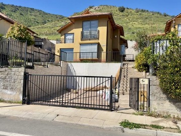 Casa en venta en Ciudad de los valles alto mirador, Pudahuel - 3 dormitorios, 3 baños