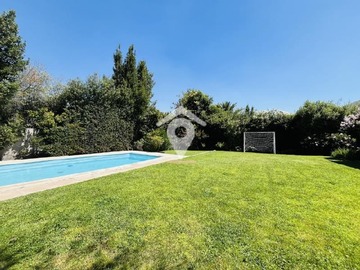 Casa en arriendo mensual en Colegio San Anselmo, Colina - 6 dormitorios, 5 baños