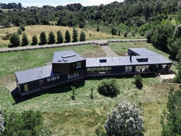 Casa en arriendo mensual en Fundo Las Cumbres, km 8 camino Ensenada, Puerto Varas - 4 dormitorios, 4 baños