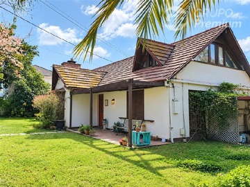 Casa en venta en Manquehue Sur / Bilbao, Las Condes - 5 dormitorios, 3 baños