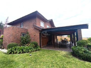 Casa en venta en Alto macul, La Florida - 5 dormitorios, 5 baños