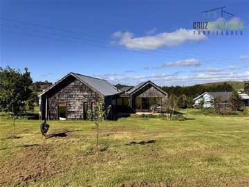 Casa en venta en Parcelación Santa Rosa, Puerto Varas - 3 dormitorios, 3 baños