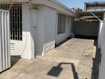 Casa en arriendo mensual en Casa apta para uso familiar u oficina, Las Condes - 4 dormitorios, 2 baños