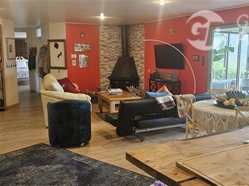 Casa en venta en 10.000 m² de naturaleza en Camino al Faro Laguna Verde, con dos casas y bosque propio. Espacio autosustentable para desconectarte y vivir tranquilo., Valparaíso - 5 dormitorios, 2 baños