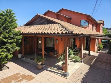 Casa en venta en Avenida Tobalaba, La Reina - 7 dormitorios, 6 baños