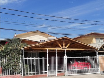Casa en venta en Alcalde Oscar Bagioli, Colina - 4 dormitorios, 1 baño