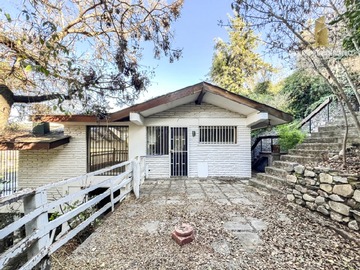 Casa en venta en Via celeste, Vitacura - 4 dormitorios, 3 baños