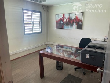 Terreno Industrial en venta en Combarbalá, La Granja, Parque Brasil, La Granja,, La Granja - 3 baños