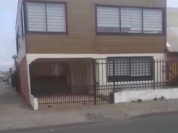 Casa en arriendo mensual en lagunilla, coronel, Coronel - 4 dormitorios, 2 baños