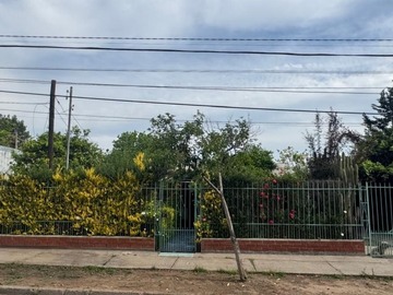 Casa en venta en Avenida departamental/ los barquitos/ san luis de macul, Peñalolén - 6 dormitorios, 3 baños
