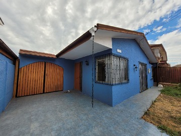 Casa en venta en Pintora Inés Puyó León, Quillota, Región de Valparaíso 2260000, Chile, Quillota - 3 dormitorios, 2 baños