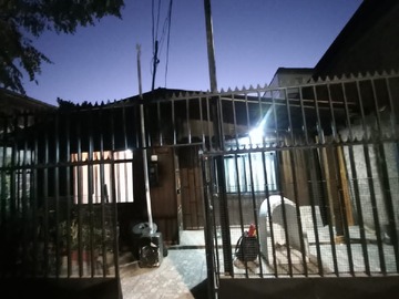 Casa en venta en Cómoda Casa en San Miguel a Pasos del Metro - 2 dormitorios, 1 baño