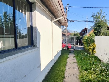 Casa en venta en Cardenal newman, Las Condes - 4 dormitorios, 3 baños