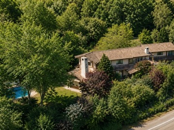 Casa en venta en Casa en el arrayán con 5 dormitorios y gran terreno, Lo Barnechea - 5 dormitorios, 4 baños
