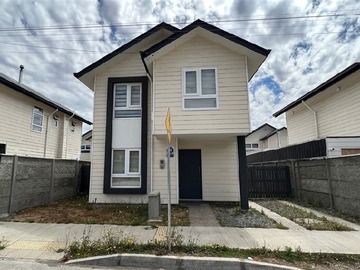 Casa en arriendo mensual en Villa Los Fundadores, Pitrufquén - 3 dormitorios, 3 baños
