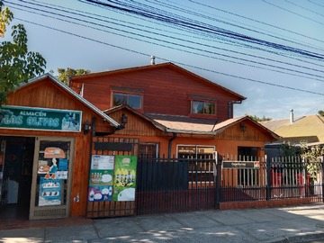 Casa en venta en San Martin 1257, Parral - 7 dormitorios, 3 baños