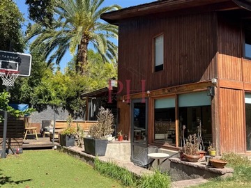 Casa en venta en Las condes, Las Condes - 4 dormitorios, 3 baños