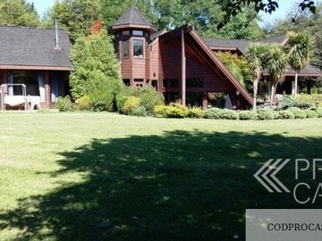Casa en venta en Club de Campo los Riscos.- - -Club de Campo los riscos.-, Pucón - 7 dormitorios, 7 baños