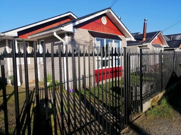 Casa en venta en Pasaje los Bellotos, Puerto Varas - 3 dormitorios, 2 baños