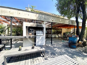 Casa en venta en Los trapenses, Lo Barnechea - 5 dormitorios, 4 baños