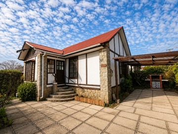 Casa en venta en Avenida Los Claveles 2322, Algarrobo, Valparaíso 2710000, Chile, Algarrobo - 4 dormitorios, 2 baños