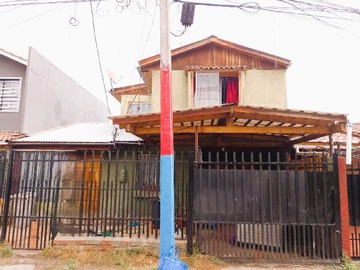 Casa en venta en En Maipú - 5 dormitorios, 2 baños