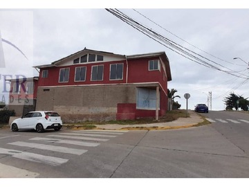 Casa en venta en E. Riquelme con Luis de la Cruz, Quintero - 2 dormitorios, 6 baños