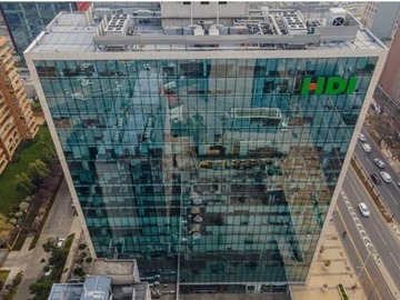 Local Comercial en arriendo mensual en Avenida Manquehue Norte - Avenida Apoquindo - Sector Parque Araucano en Las Condes, Las Condes - 2 baños
