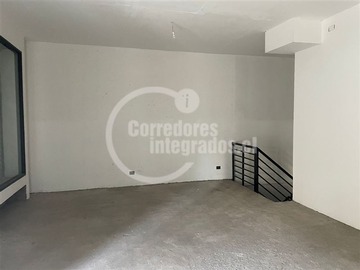 Local Comercial en venta en Local Comercial Libertad / Erasmo Escala, Santiago - 1 baño