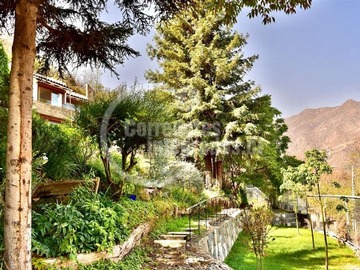 Casa en venta en Los Refugios del Arrayán, Lo Barnechea - 5 dormitorios, 6 baños
