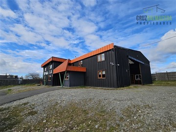 Bodega en arriendo mensual en Oficinas y bodega sector industrial, Puerto Montt - 3 baños