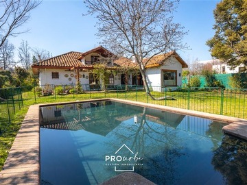 Casa en venta en Amplia casa en gran terreno. Bernardo Larrain/Cerro Lagunillas. La Loma. Club de Golf Lomas de La Dehesa, Lo Barnechea - 4 dormitorios, 4 baños