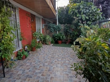 Casa en venta en Las Meninas, Maipú - 5 dormitorios, 2 baños