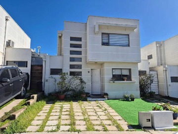 Casa en venta en Venta Casa en excelente sector de Peñablanca (169353), Villa Alemana - 3 dormitorios, 3 baños